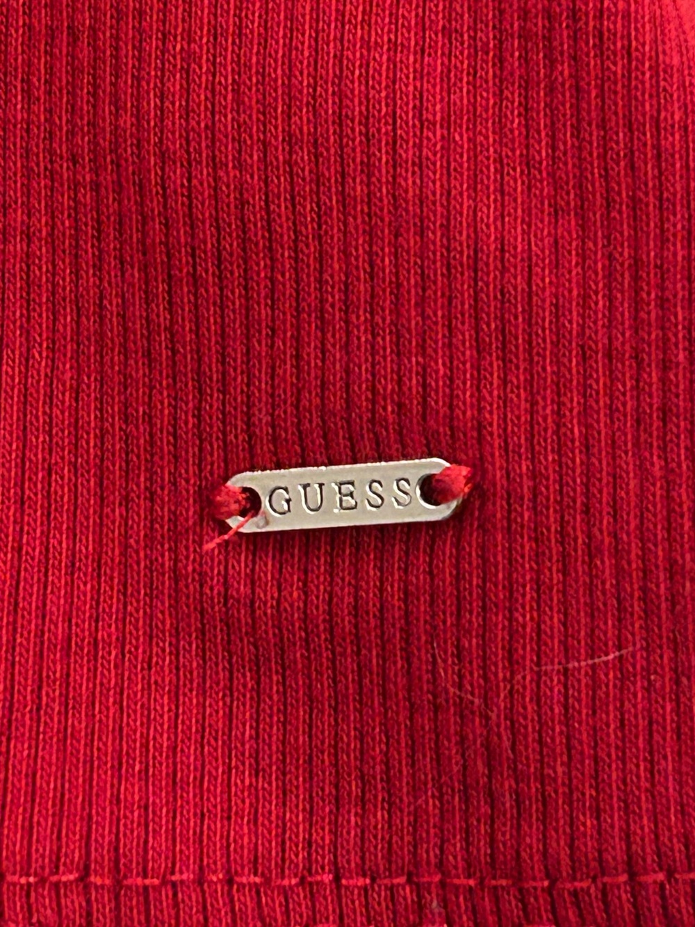 GUESS Red Twist-Front Ribbed Tee - Picture 3 of 8